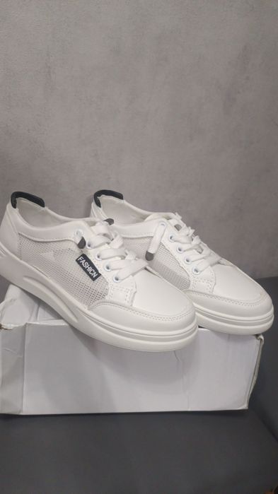 Новые, 38 размер немного маломерят