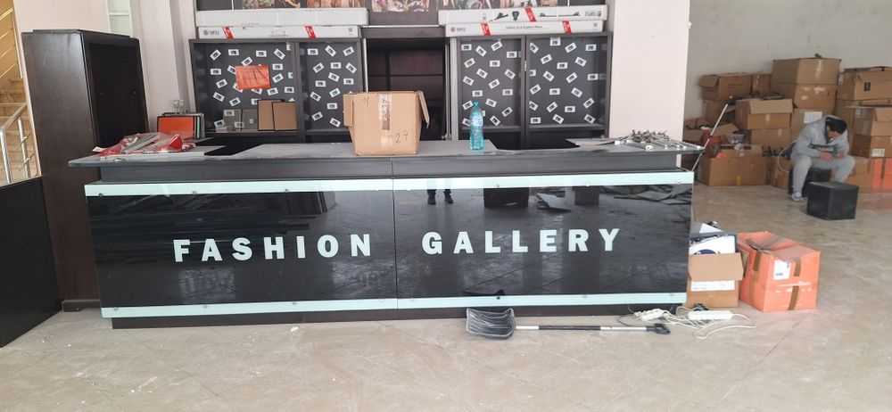 Продавам  рецепция, бар, каса за магазин