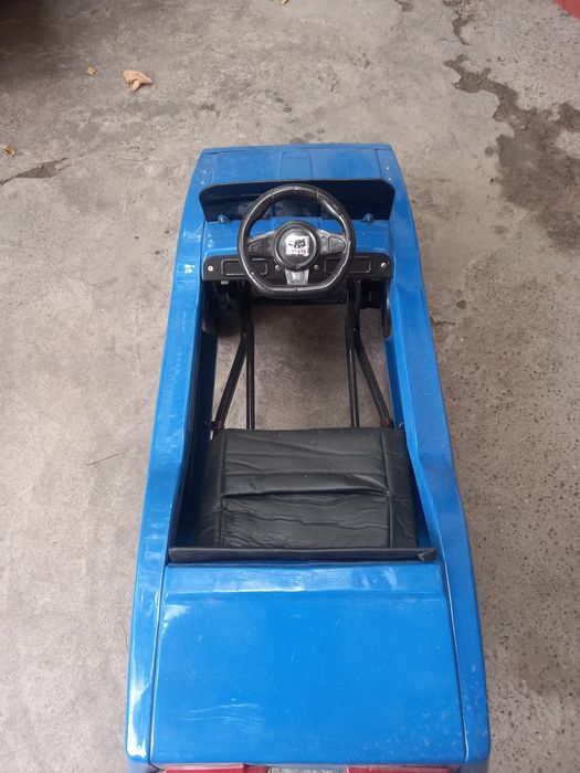 Rassiyiskiy AZLK moshina