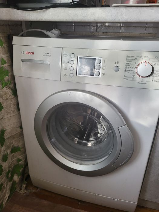 Продам стиральную машинку bosch maxx 7