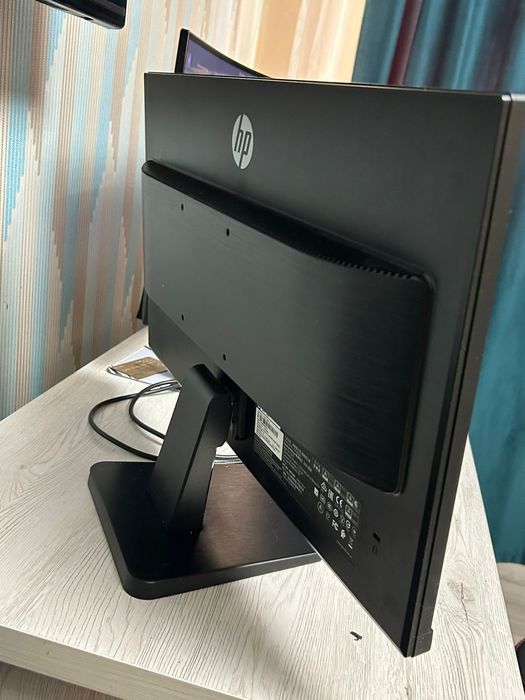 Монитор фирмы HP 24W