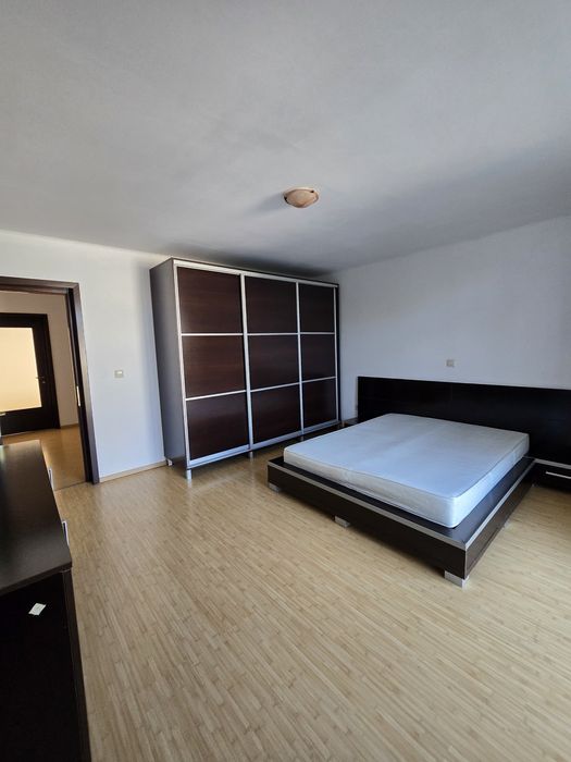 Inchiriez casa zona Dedeman
Aceasta proprietate cu parter si etaj se i