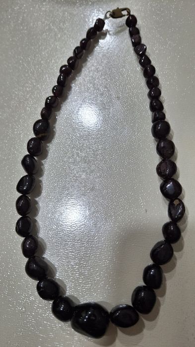 Продаю природные  гранатовые бусы