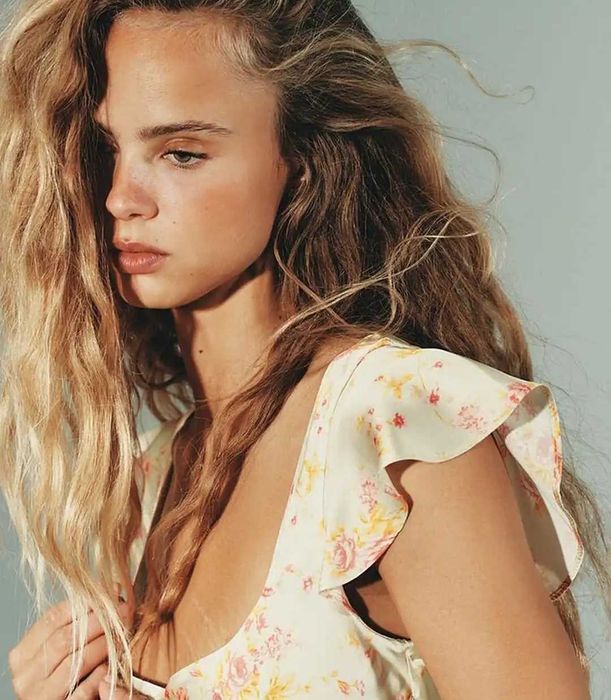 Нова рокля с етикет на ZARA сатен размер С