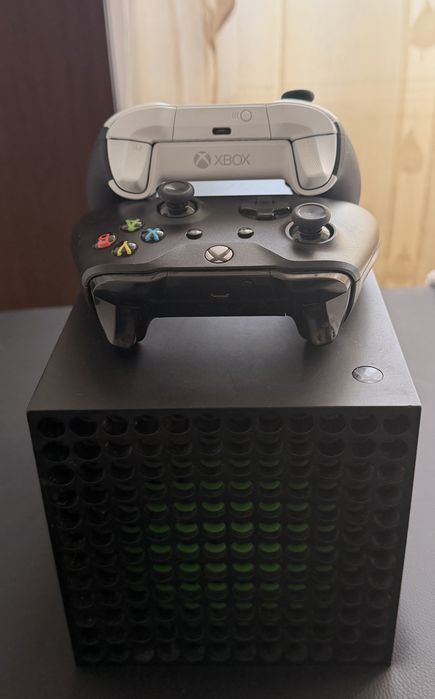 Xbox Series X 1TB + 2 controllere – Super ofertă!