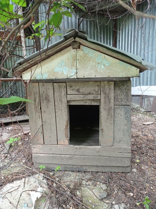 Продам собачью будку