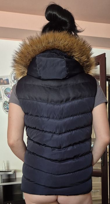 Vesta Moncler dama. Guler detașabil
