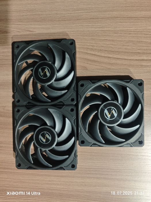 Кулер Вентилятор Lian li p28