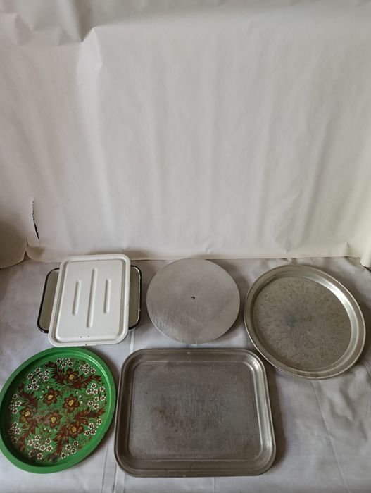 Подносы.,Алюминиевые.Эмалированные.