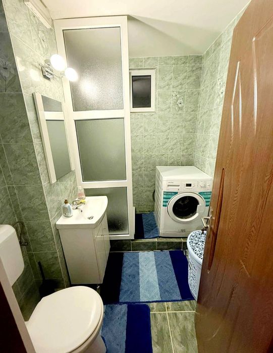 Apartament in regim hotelier 200 Ron zona Precista la parter