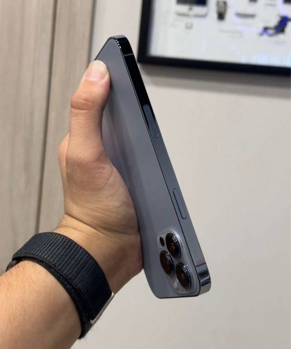 iPhone 13 pro.         .