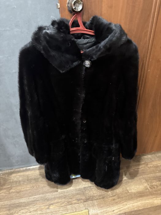 Продам норковую шубу