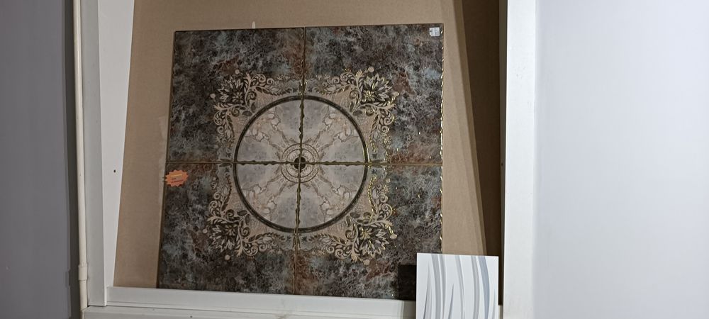 Продам плитку на вход