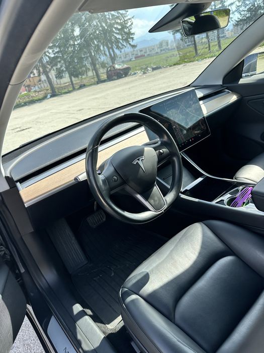 Tesla model 3 long race in garantie