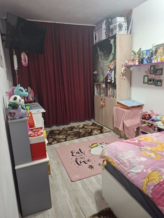 Vand apartament 3 camere