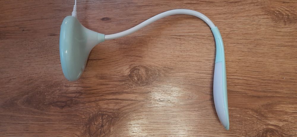 Lampa reglabila cu 18 LED-uri USB si senzor tactil ,Nou!