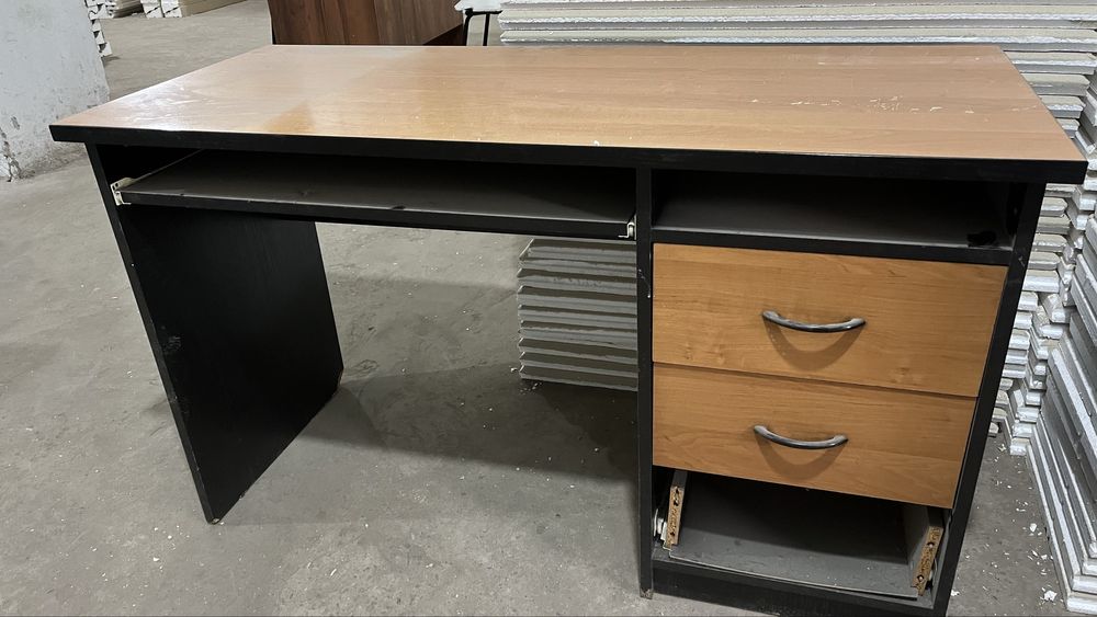 Мебель для офиса б/у хорошем состоянии.