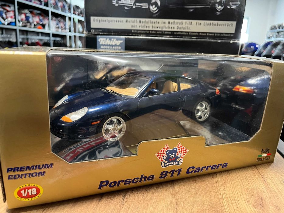 Нова метална колекционерска количка модел PORSCHE 996 1998г. 1:18