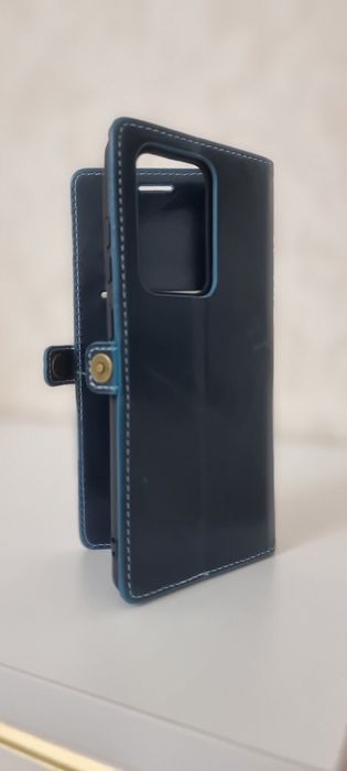 Продам новый чехол на S 20 +