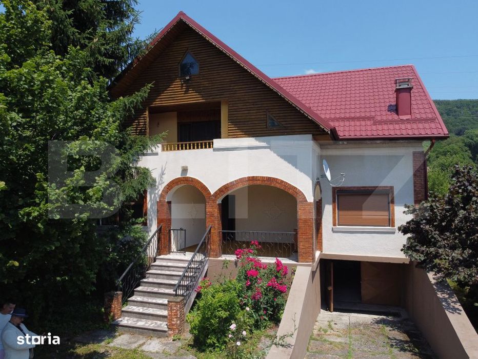 Casa cu 6 camere, 180 mp, zona Izvoarele