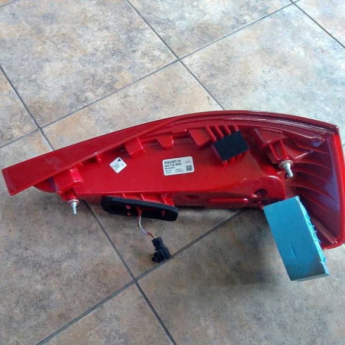 Фарове ML  4 броя . и  СТОП AUDI Q5 2012г