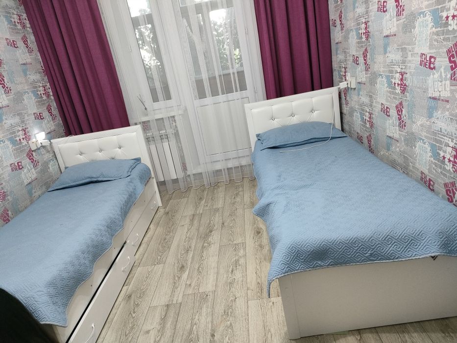 Продам кровать с полкой