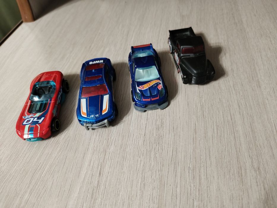 Машинки hot wheels