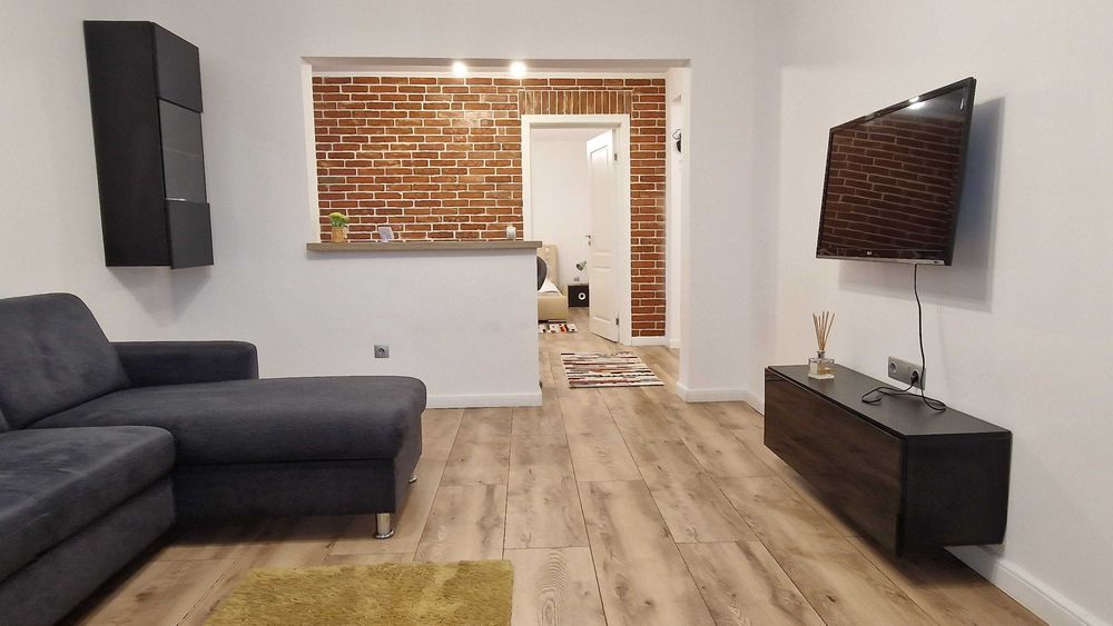 Dau in chirie apartament doua camere zona Marul de Aur