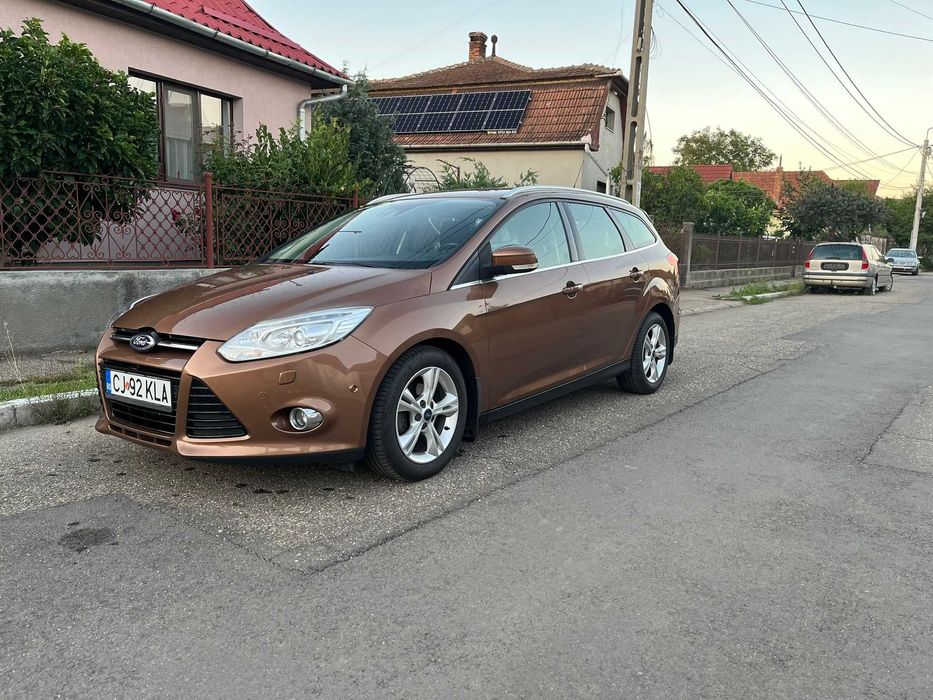 Vând Ford Focus.