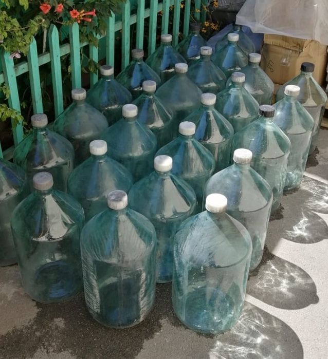 Продам Бутыли 20л