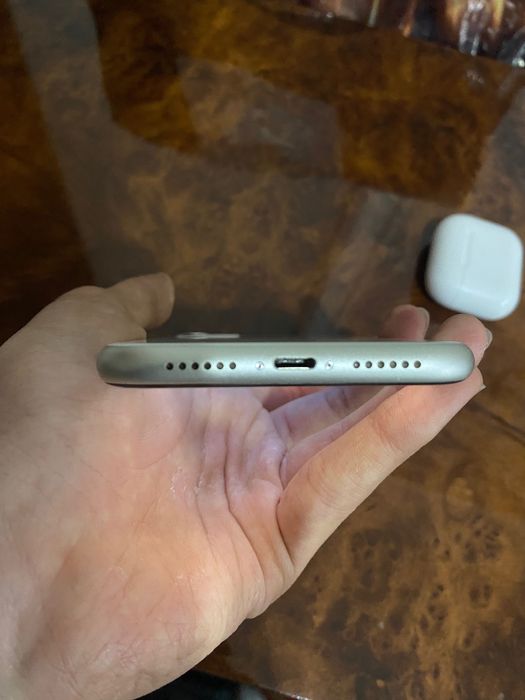 iPhone 11 белый 64