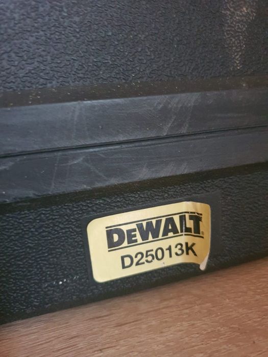 Продам Перфоратор DeWalt D25013K