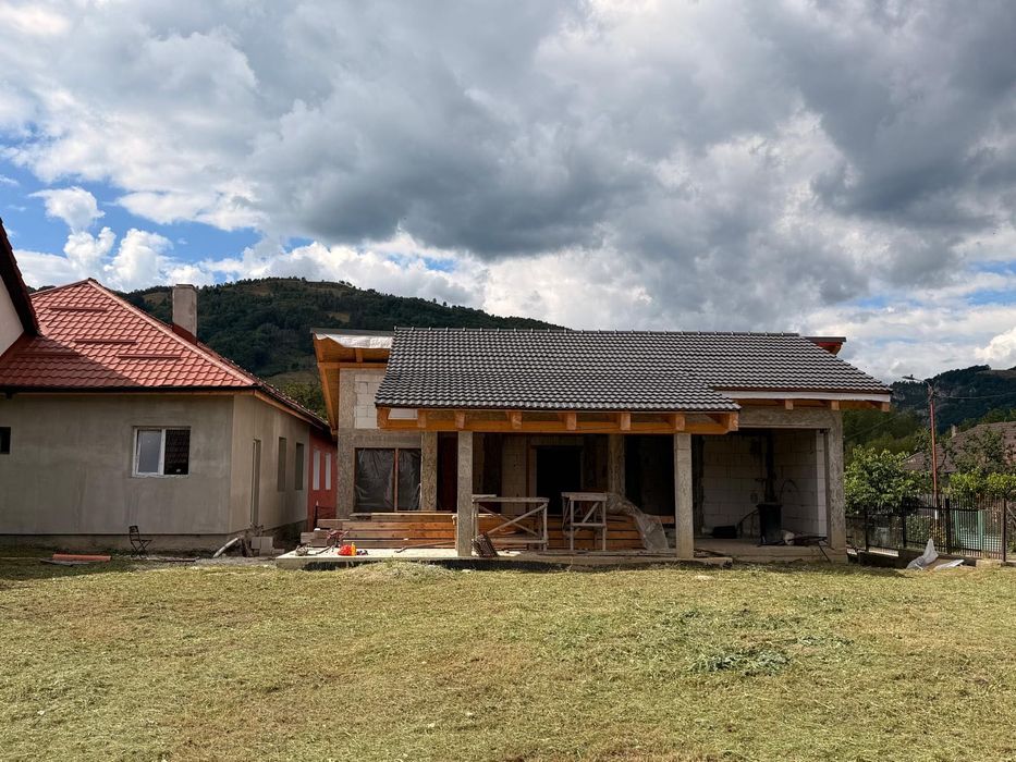 Casă de vânzare la roșu în Petrila HD