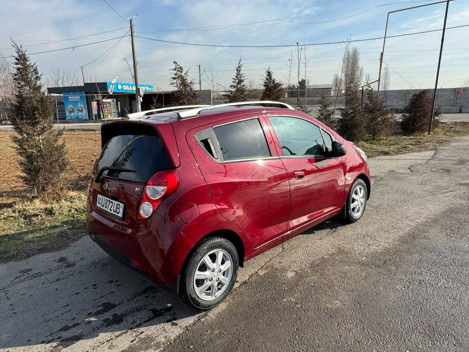Продаётся Chevrolet Spark 2018 Вешневый цвет
