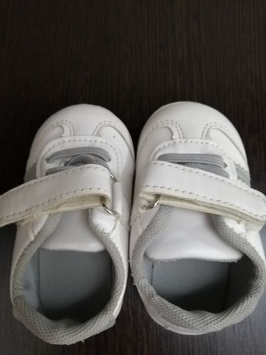 Продам детские кедики