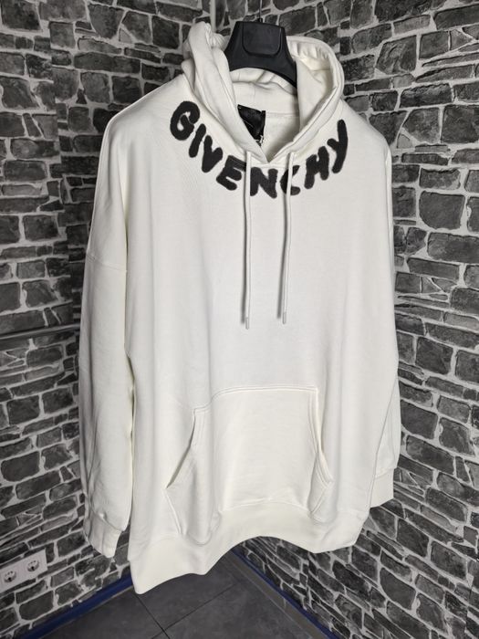 GIENCHI суичер високо качество