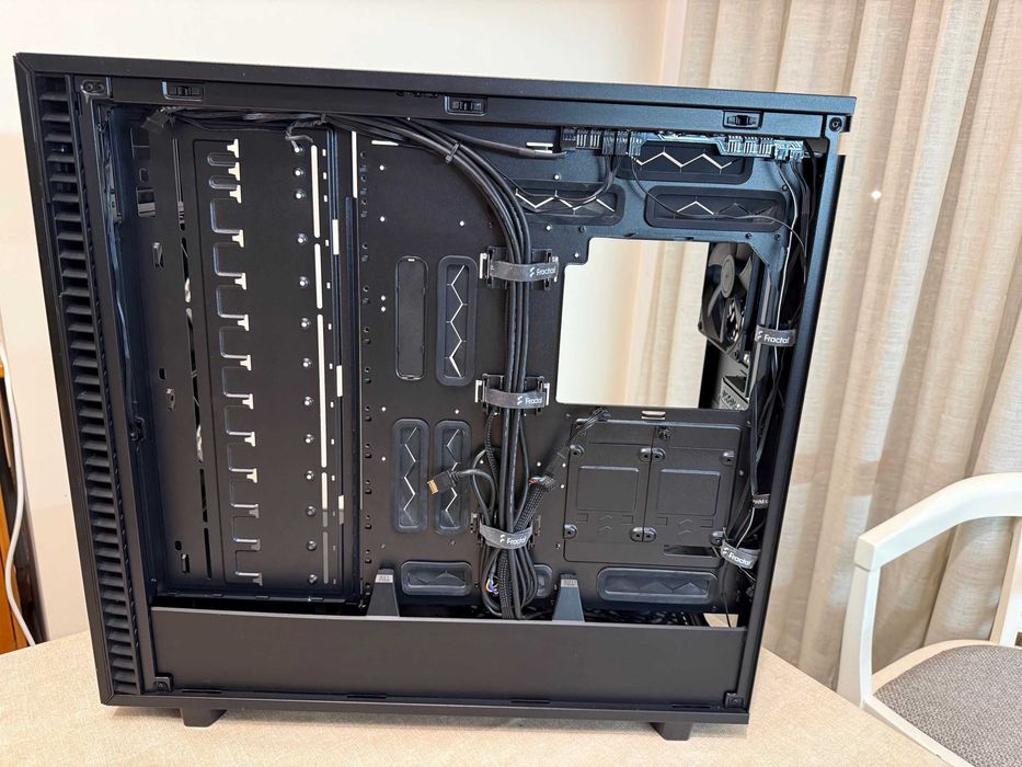Кутия Fractal Design Define 7 XL Black Dark TG,E-ATX extra Solid Panel
