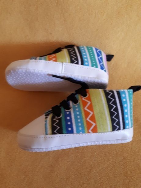 Кроссовки - пинеткидля малыша