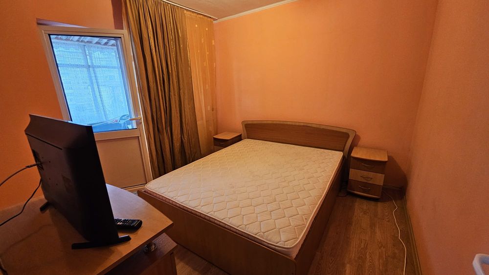 Închiriez apartament 3 camere