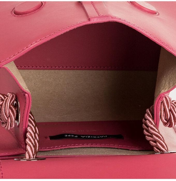 Чанта в актуален за сезона цвят Patrizia Pepe, естествена кожа