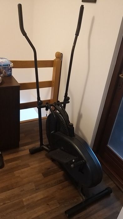 Bicicletă eliptică.