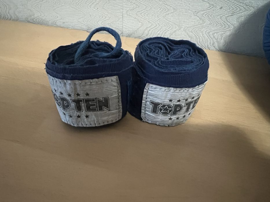 Боксерские перчатки