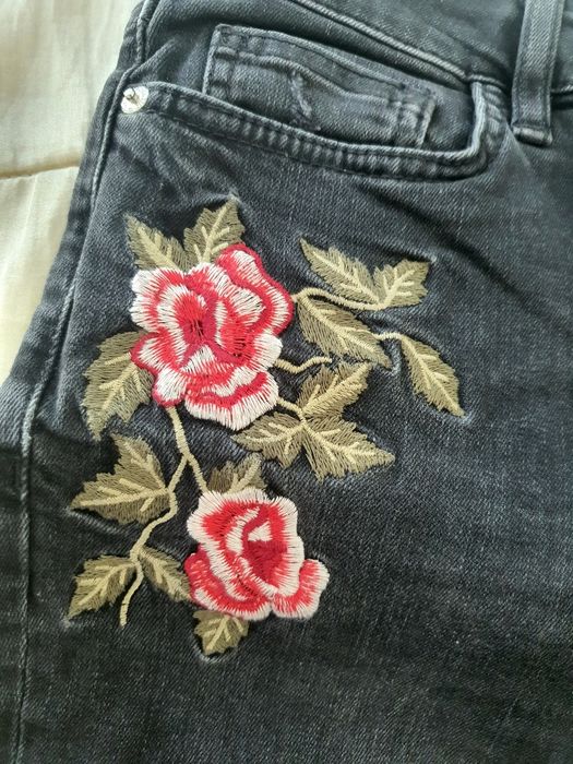Blugi damă  S M elastici gri închis negri broderie florală rupturi, F&F bumbac casual sexy