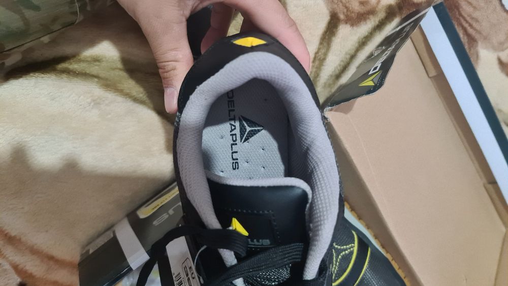 Спец обувь фирмы Delta plus.Размер 39.