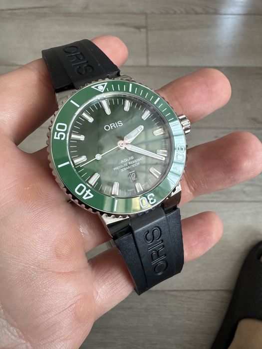 Oris - Aquis Date - Automatic - Full Set