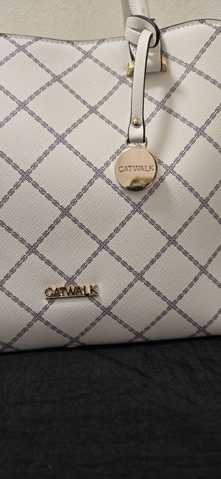 Нова. Дамска оригинална чанта със къса и дълга дръжка. Catwalk.