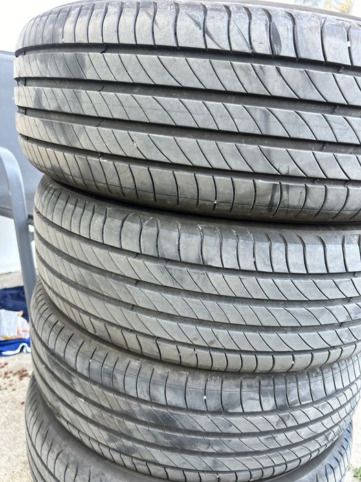 215 65 17 Michelin primacy 4 vara dot 2022