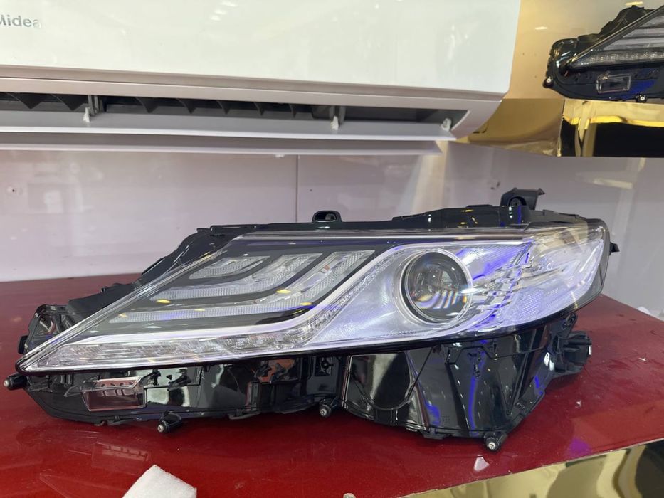 Toyota Camry передние фары от полной комплектации