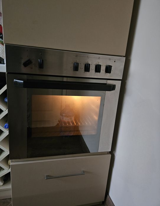 Whirlpool фурна AKP 335IX