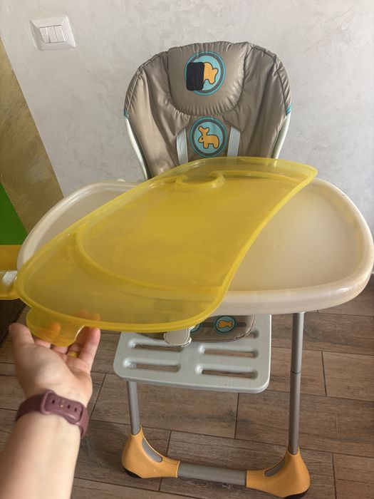 Scaun de masa chicco+cadou suport baie
